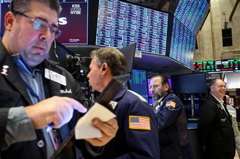 Live news: Tech gains help S&P 500 and Nasdaq close at record .